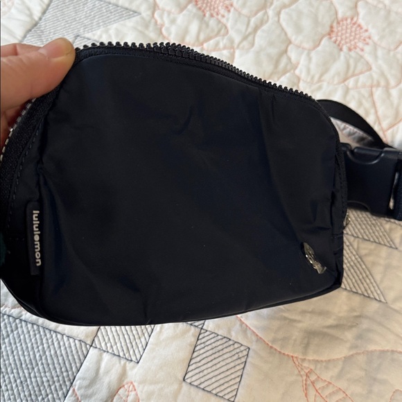 Lululemon Belt bag - Picture 2 of 4